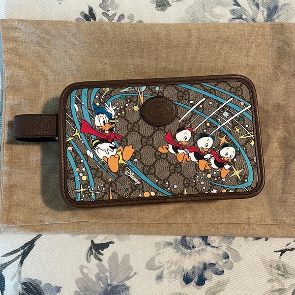 Disney x Gucci Cosmetic Case - Picture 3 of 13